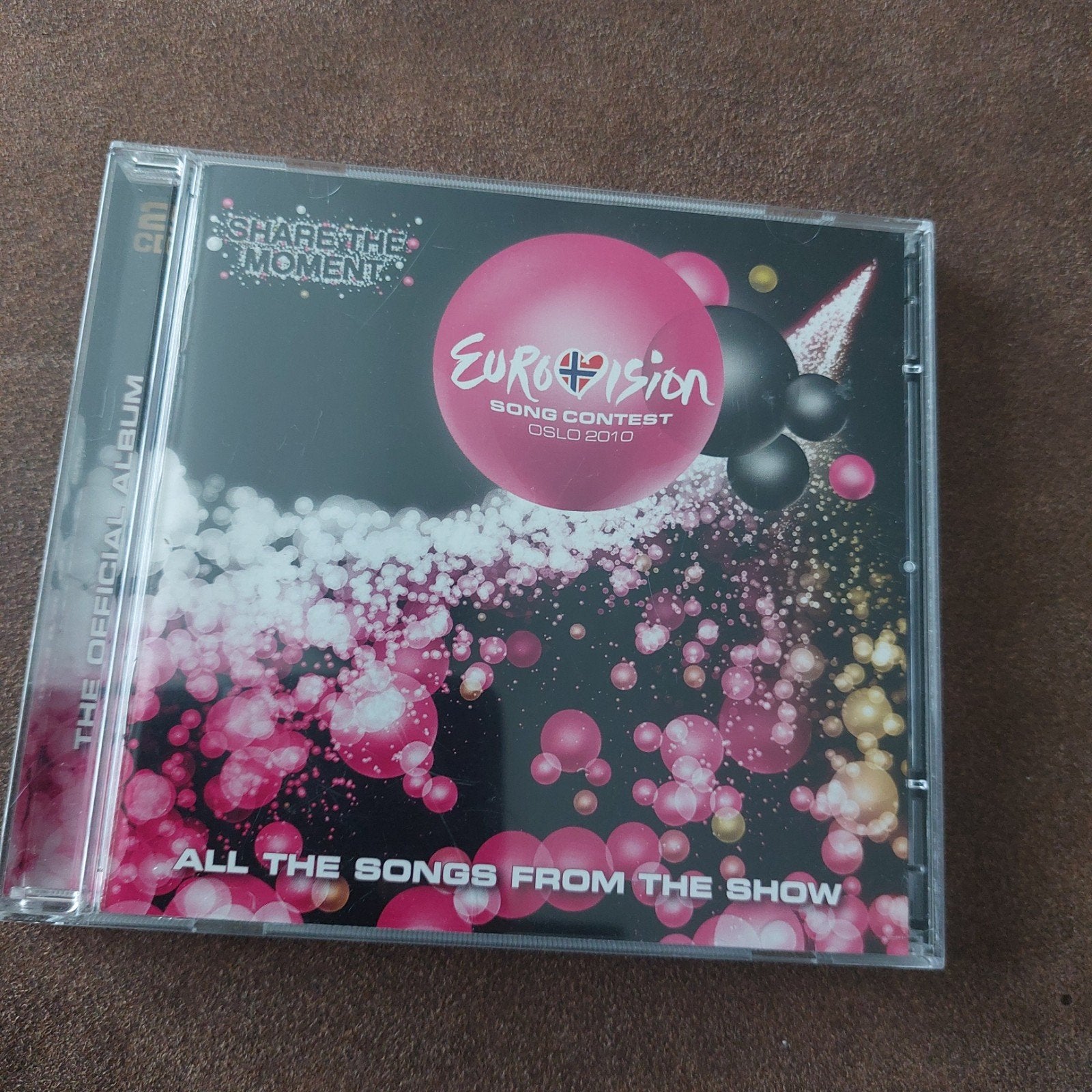 Eurovision Song Contest Oslo 2010 - The Official Album, Ophalen of Verzenden, Zo goed als nieuw, Pop, Inclusief doosje