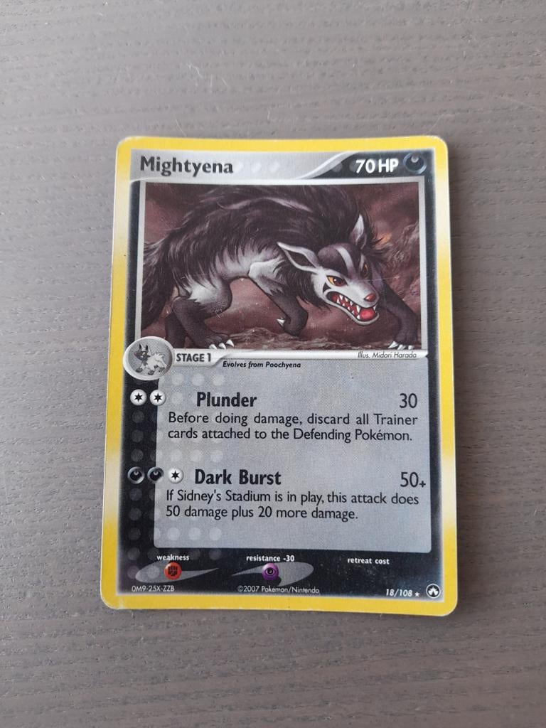 2007 power keepers 18/108 mightyena cosmos holo, Ophalen of Verzenden, Gebruikt, Losse kaart, Foil