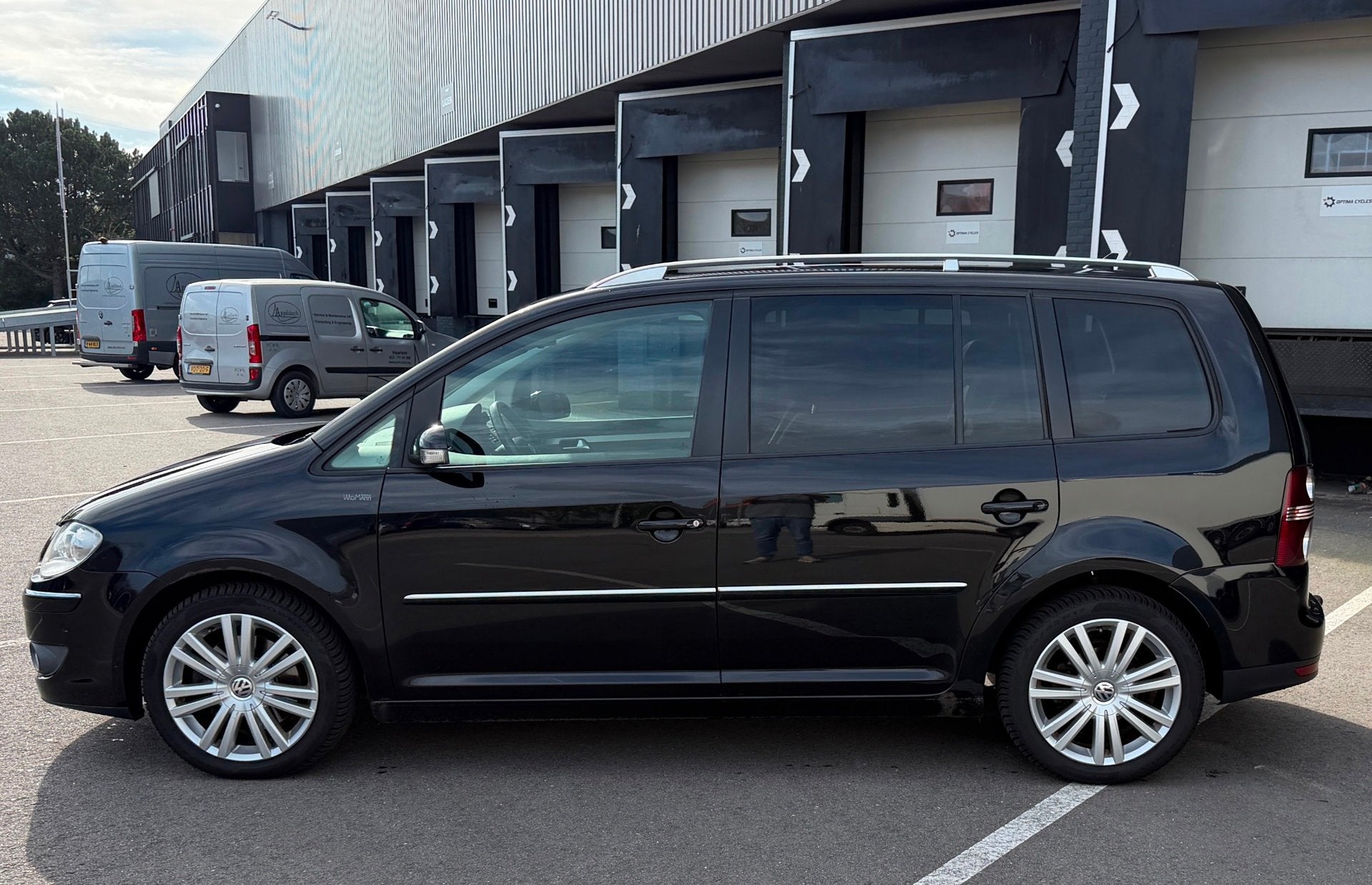 Volkswagen TOURAN 1.4 TSI Highline DSG/7PERSOONS/APPLECARPLA, Stof, Gebruikt, Zwart, 4 cilinders