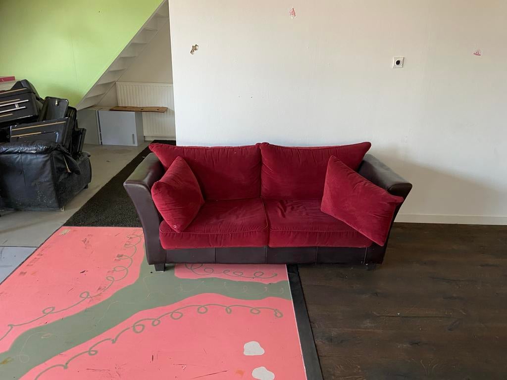 Stoelen en rode bank, Huis en Inrichting, Gebruikt, 150 tot 200 cm, Tweepersoons, 75 tot 100 cm