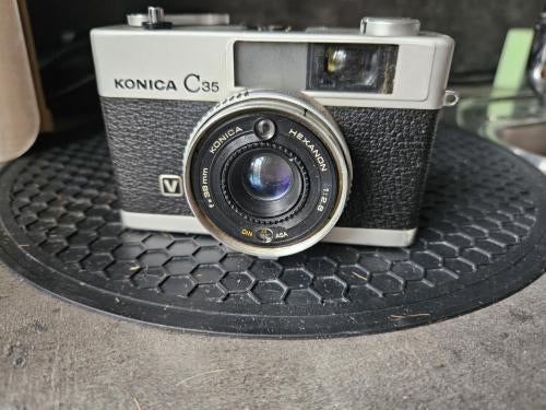 Mooie vintage Konica C35 V analoge camera jaren 70, Audio, Tv en Foto, Fotocamera's Analoog, Ophalen of Verzenden, Gebruikt, Compact