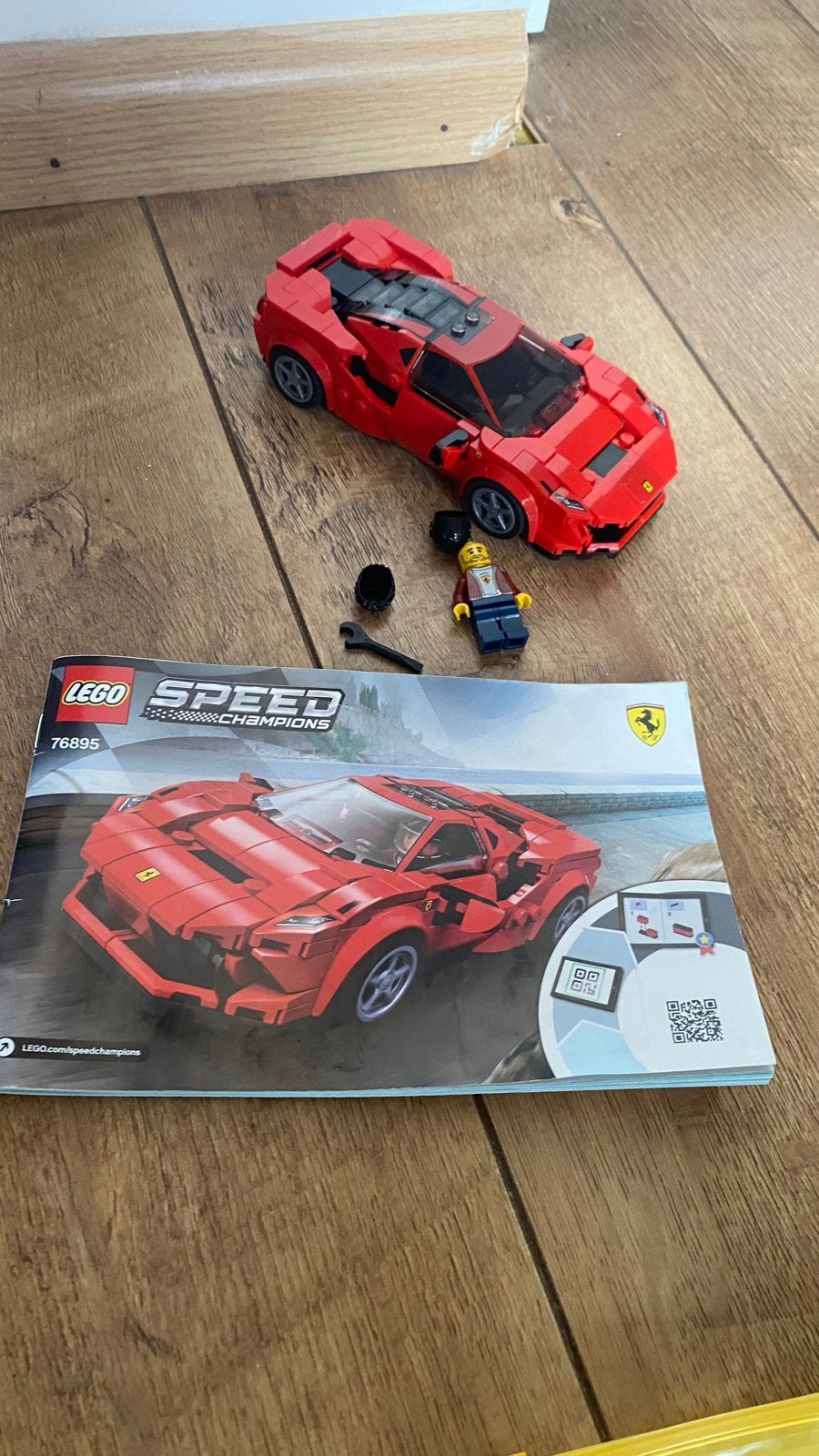 Lego Speed Champions Ferrari 76895 met minifiguur en boekje, Kinderen en Baby's, Lego, Zo goed als nieuw, Compleet, Complete set