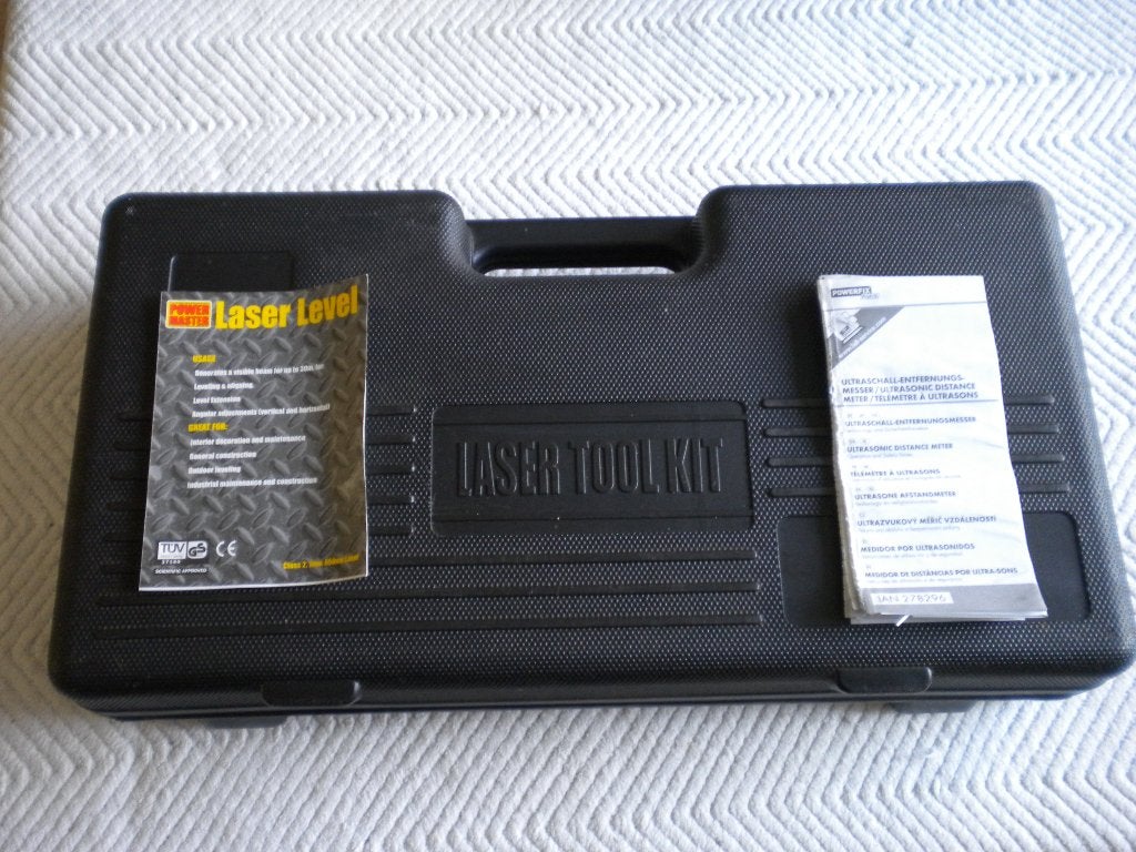 Laser afstandmeter met hulpstukken in draagkoffer, Doe-het-zelf en Verbouw, Meetapparatuur, Ophalen of Verzenden, Nieuw, Afstand