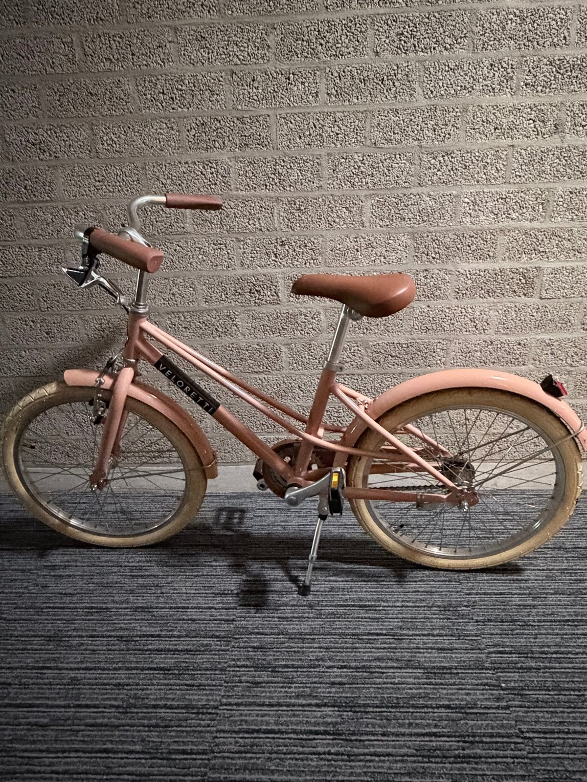 Veloretti Junior Fiets 20 inch, zalmroze, Fietsen en Brommers, Ophalen, Gebruikt, Velgrem, 20 inch of meer