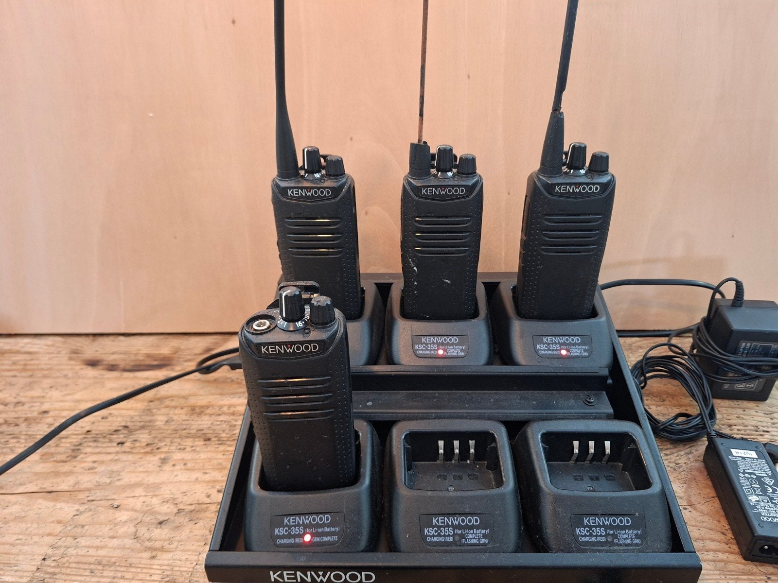 Kenwood TK-D340 UHF Digitale Portofoons met Oplader en meer, Ophalen of Verzenden