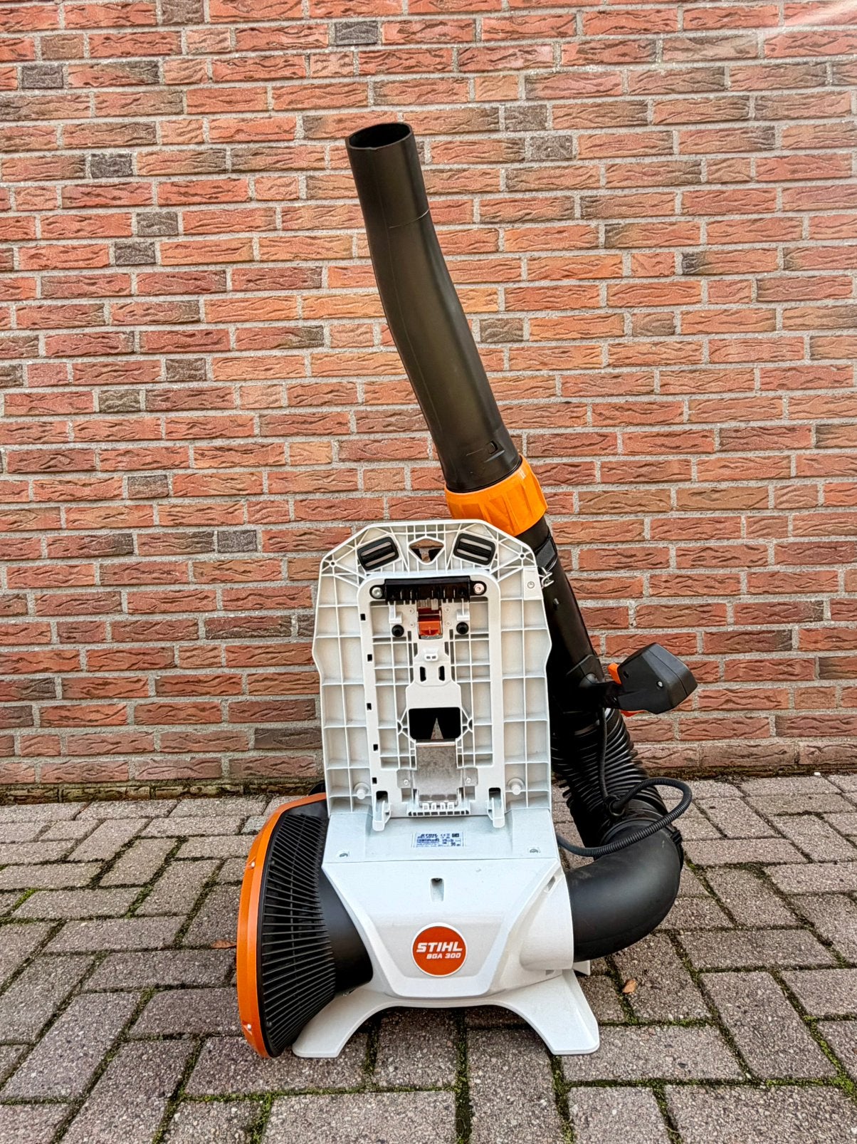 Stihl BGA 300 Bladblazer op accu body als nieuw! Ar 3000, Ophalen, Zo goed als nieuw, Accu, Ruggedragen