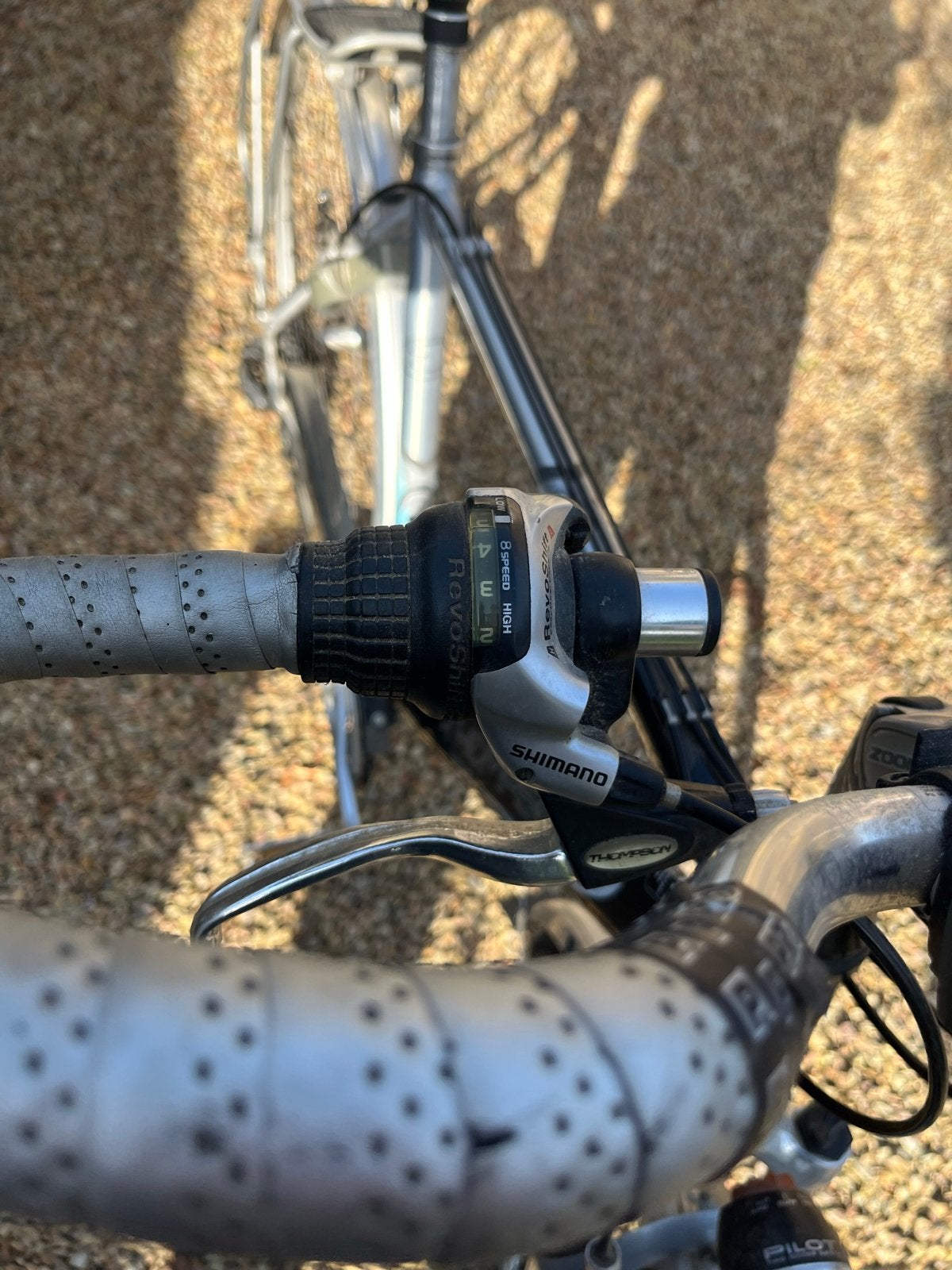 Thompson fiets met Shimano Alivio en Revoshift, 28 inch, Gebruikt, Velgrem, Ophalen