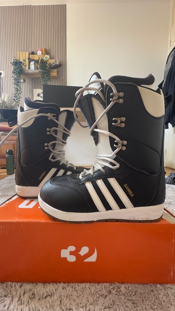 Snowboard boots maat 44 Adidas, Sport en Fitness, Snowboarden, Ophalen of Verzenden, Gebruikt, Snowboots