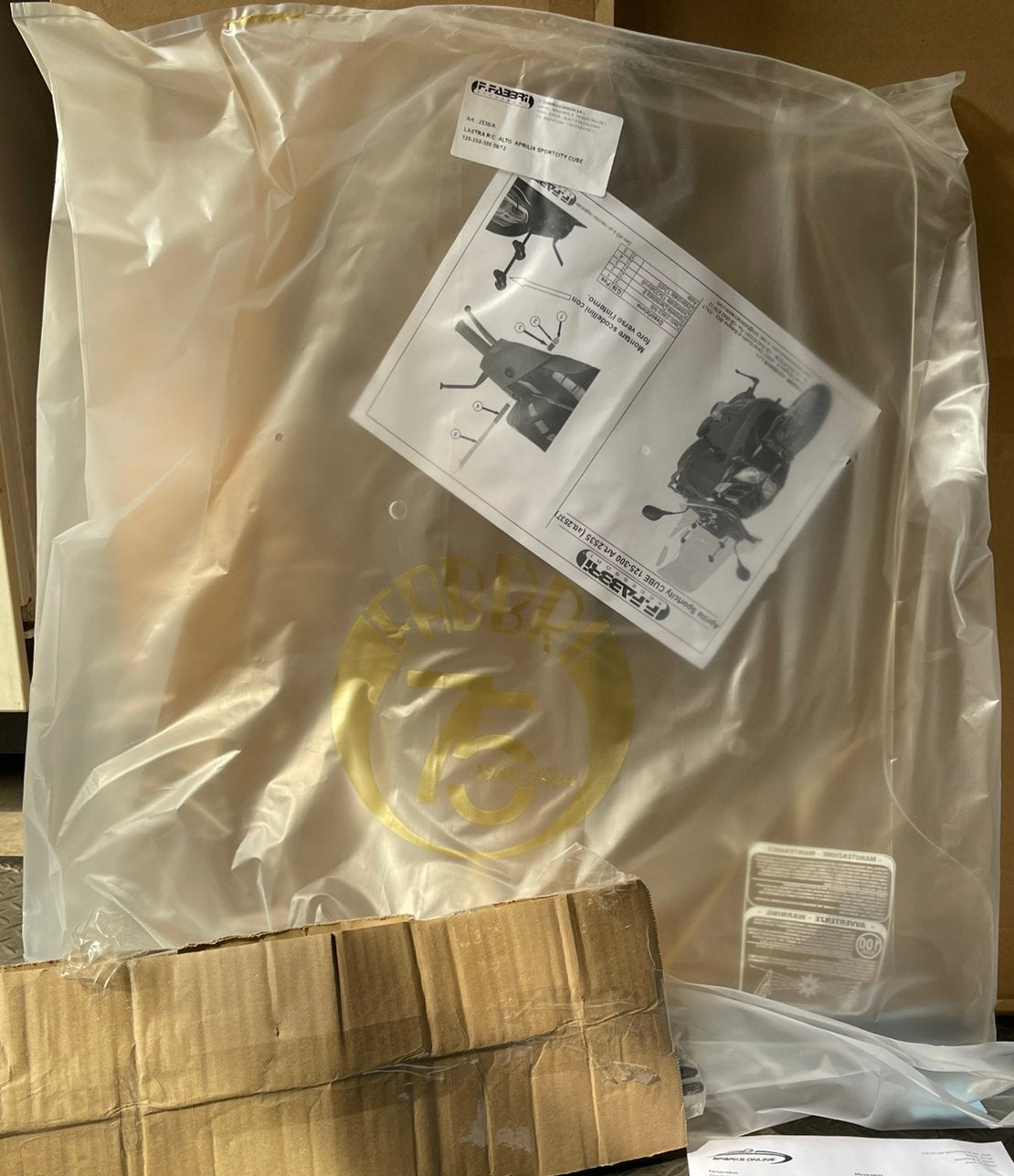 Nieuw windscherm FABBRI Aprilia sport city 125-250-300, F. Fabbri Accessori S.r.l.Via del Mangano, 940023 Castel Guelfo di Bologna (BO)Italië