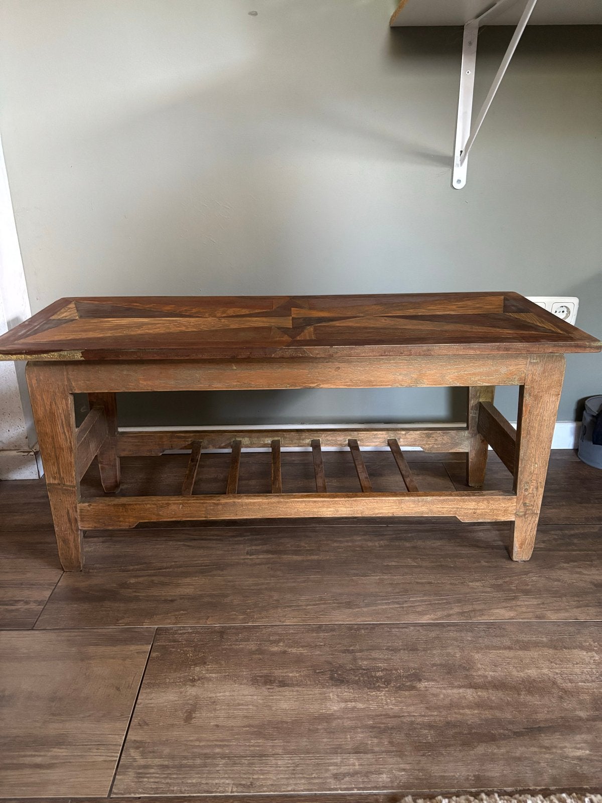 Houten salontafel met uniek ingelegd patroon, Ophalen