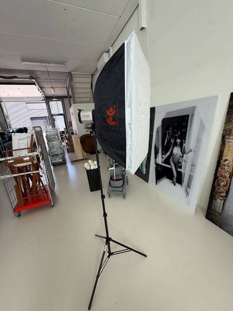 2x Falcon Eyes SS-350HD Studioflitser + softbox en statief, Ophalen, Zo goed als nieuw, Lamp of Flitsset
