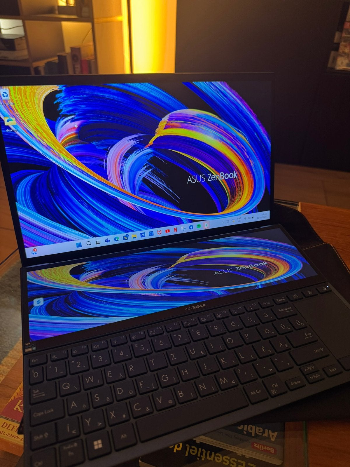 Assus Zenbook Duo 14 laptop + Accessoires, Computers en Software, Ophalen, Zo goed als nieuw