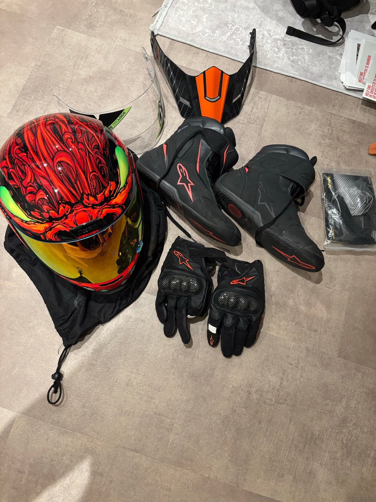 Icon Airflite helm met Alpinestars schoenen en handschoenen, Heren, Integraalhelm, Tweedehands, Ophalen