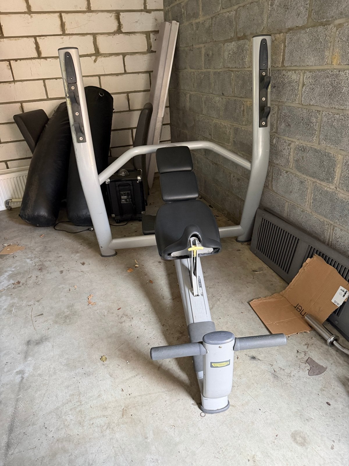 Technogym Drukbank Verstelbare Bank bekijk mijn meerder adv., Ophalen, Zo goed als nieuw, Borst, Fitnessbank