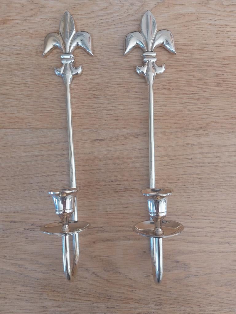 Twee messing wandkandelaars met Fleur de Lis, Ophalen, Overige materialen