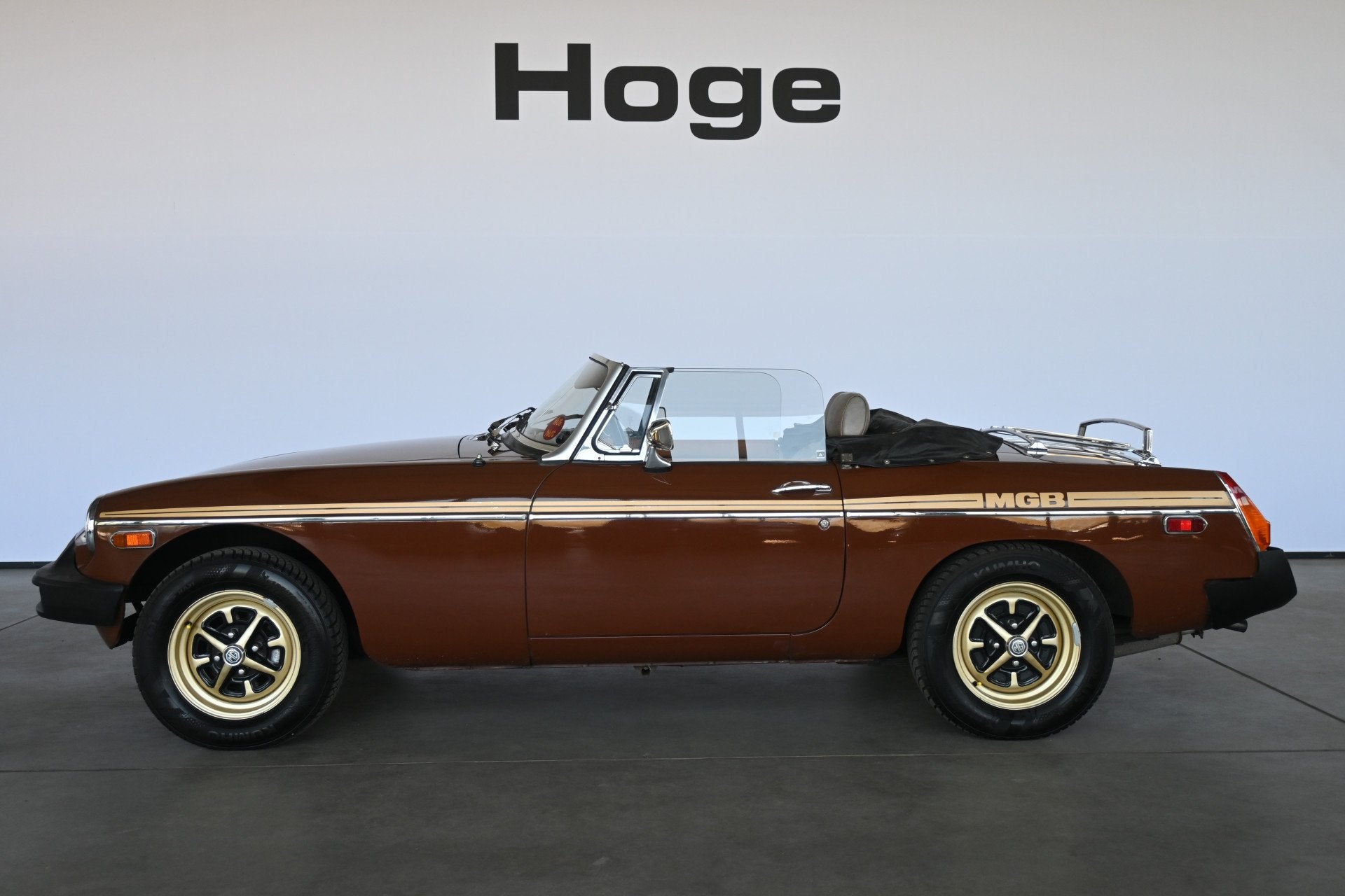 MG B 1.8 Roadster Lichtmetaal Direct Leverbaar! APK tot 23-0, Auto's, Oldtimers, Open dak, Bedrijf, Handgeschakeld, Grijs