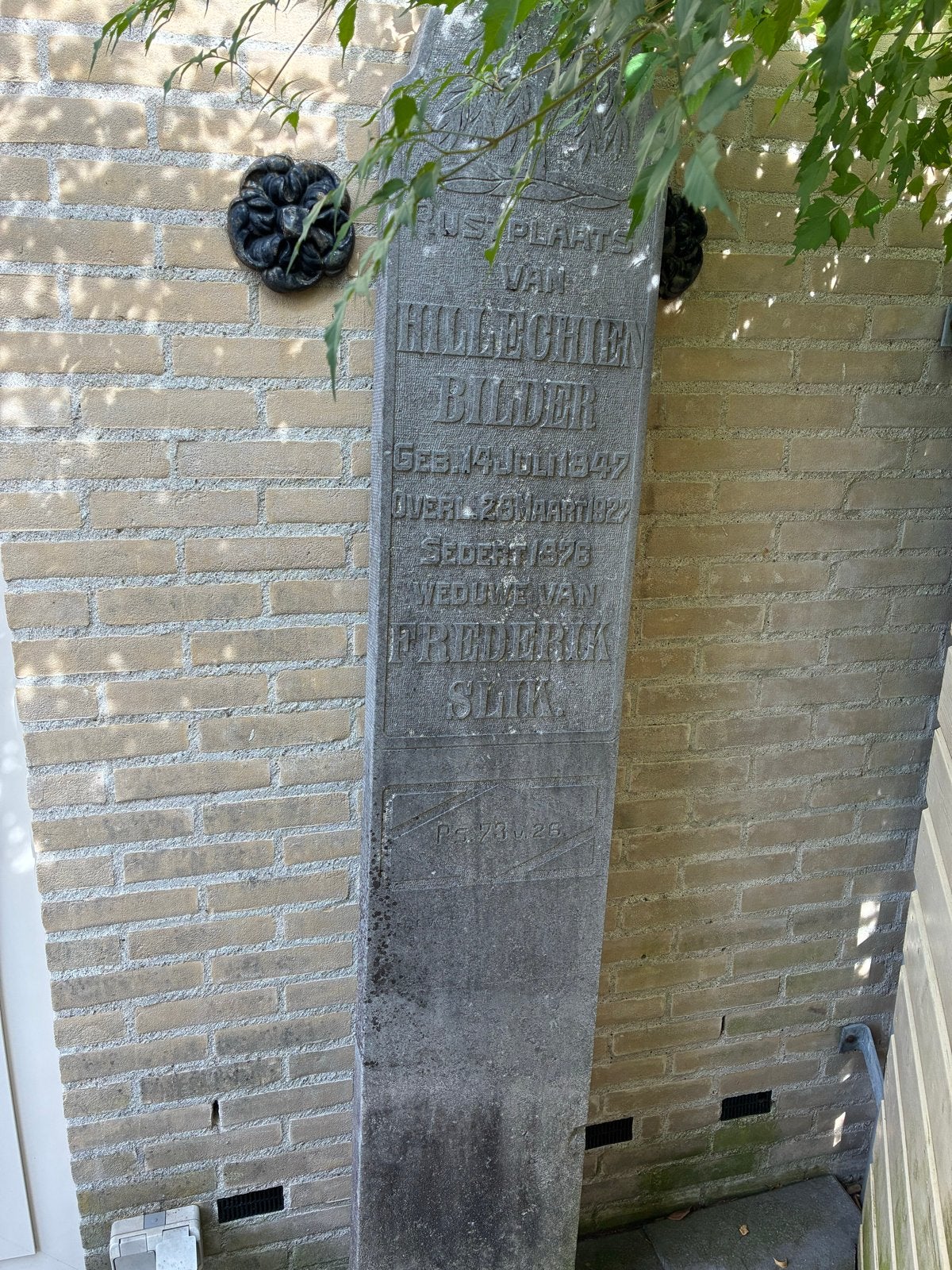 Antieke grafsteen, ruim 100 jaar oud - Tegen elk aannemelijk, Ophalen