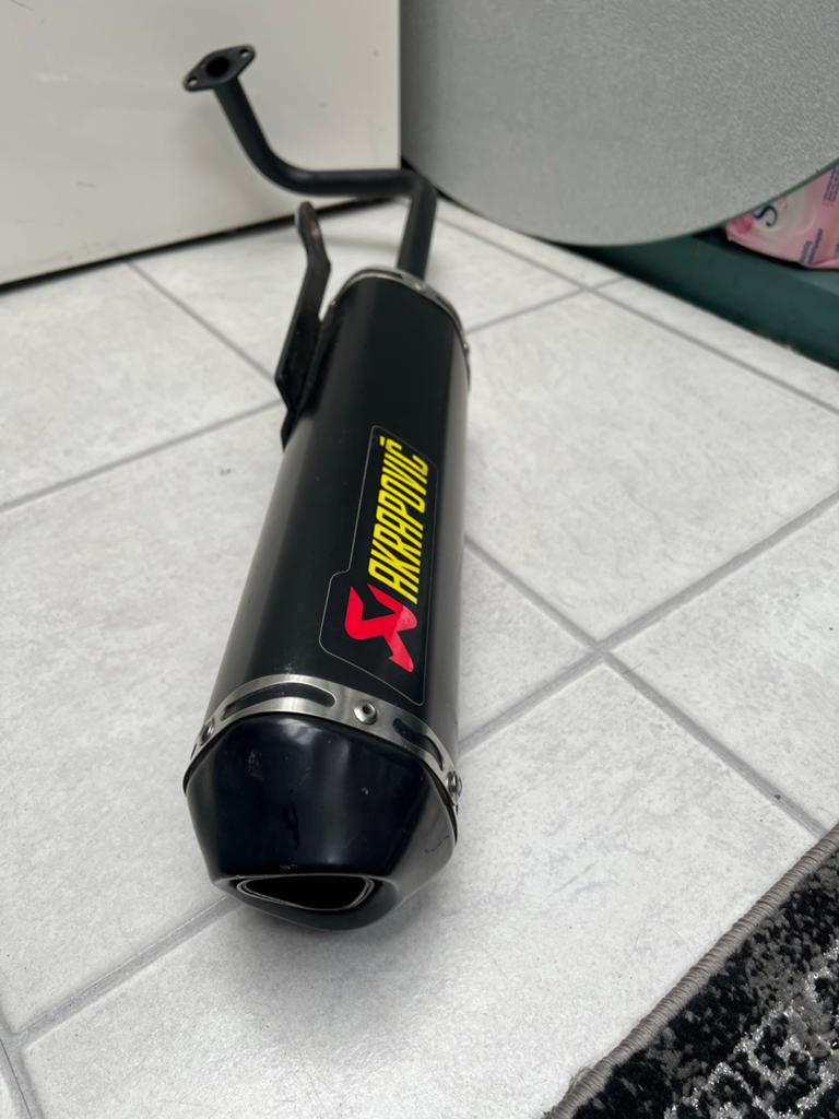Akrapovic uitlaat voor scooter/motor, Motoren, Onderdelen | Merk-onafhankelijk, Gebruikt, Ophalen of Verzenden