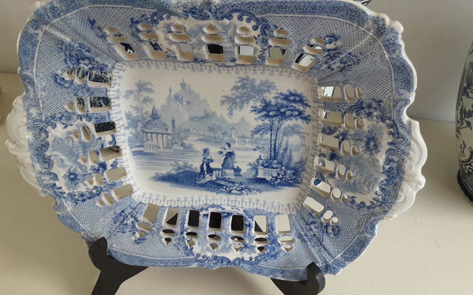 Engels blauw-wit bordje op standaard - 30x24 cm, Antiek en Kunst, Ophalen