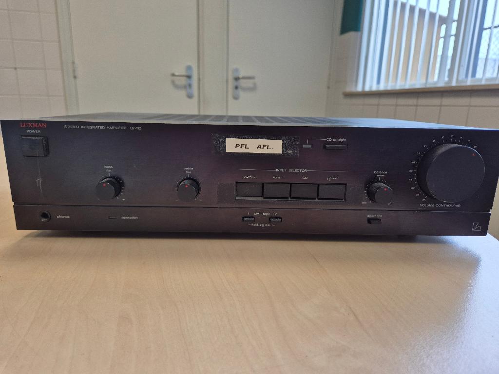 Luxman LV-110 versterker, Audio, Tv en Foto, Versterkers en Receivers, Overige merken, Gebruikt, Ophalen of Verzenden, Minder dan 60 watt
