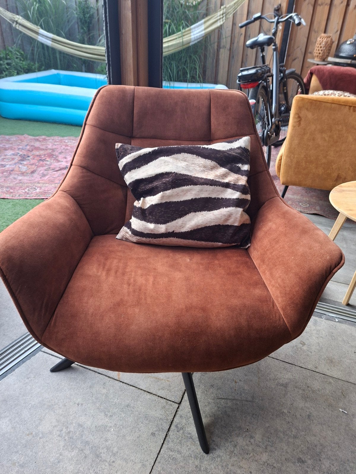 Prachtige draaistoel - Zo goed als nieuw, Huis en Inrichting, Stoelen, Gebruikt, Bruin, Ophalen of Verzenden, Stof