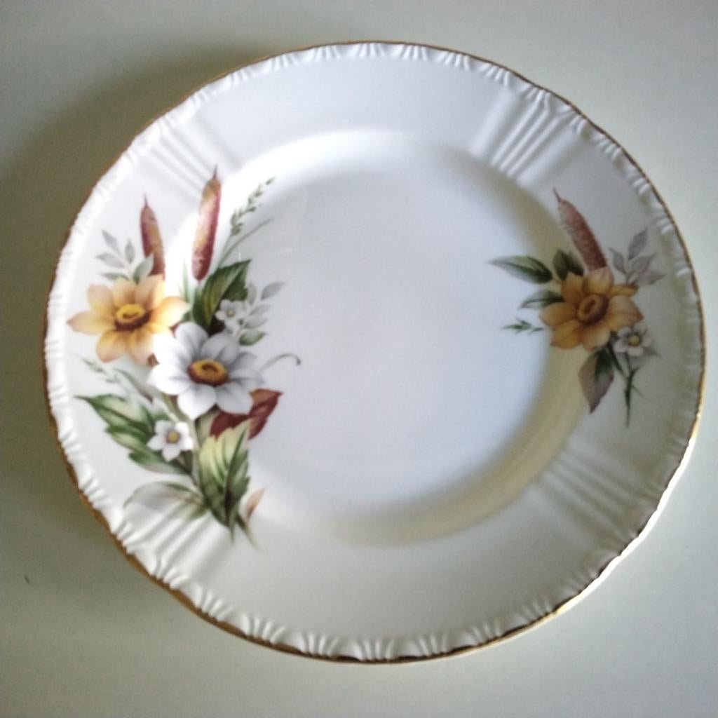 Engels royal grafton taartbordje floral garland, Huis en Inrichting, Keuken | Servies, Ophalen of Verzenden, Porselein, Overige stijlen