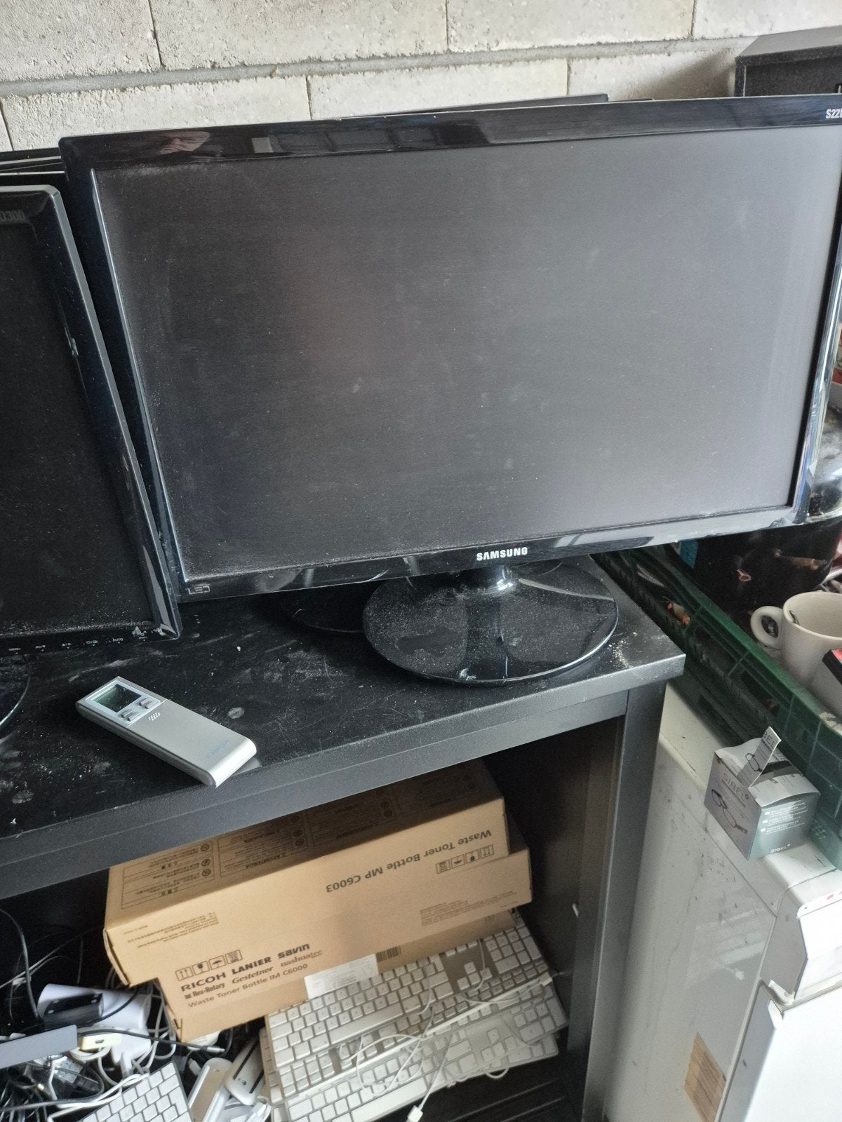 7x Samsung 22 inch flatscreen monitor S22D300 met voeding, Computers en Software, Monitoren, Full HD, LED, 60 Hz of minder, Ophalen