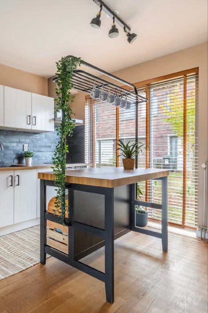 IKEA VADHOLMA Keukeneiland met rek - Zwart/Eiken, Keukentrolley, Ophalen, Zo goed als nieuw