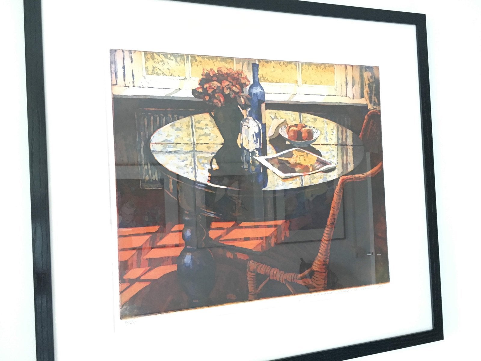 Marcel Schellekens - ingelijste ets - Tafel aan het raam, Ophalen, Gesigneerd, Overige onderwerpen, Ets