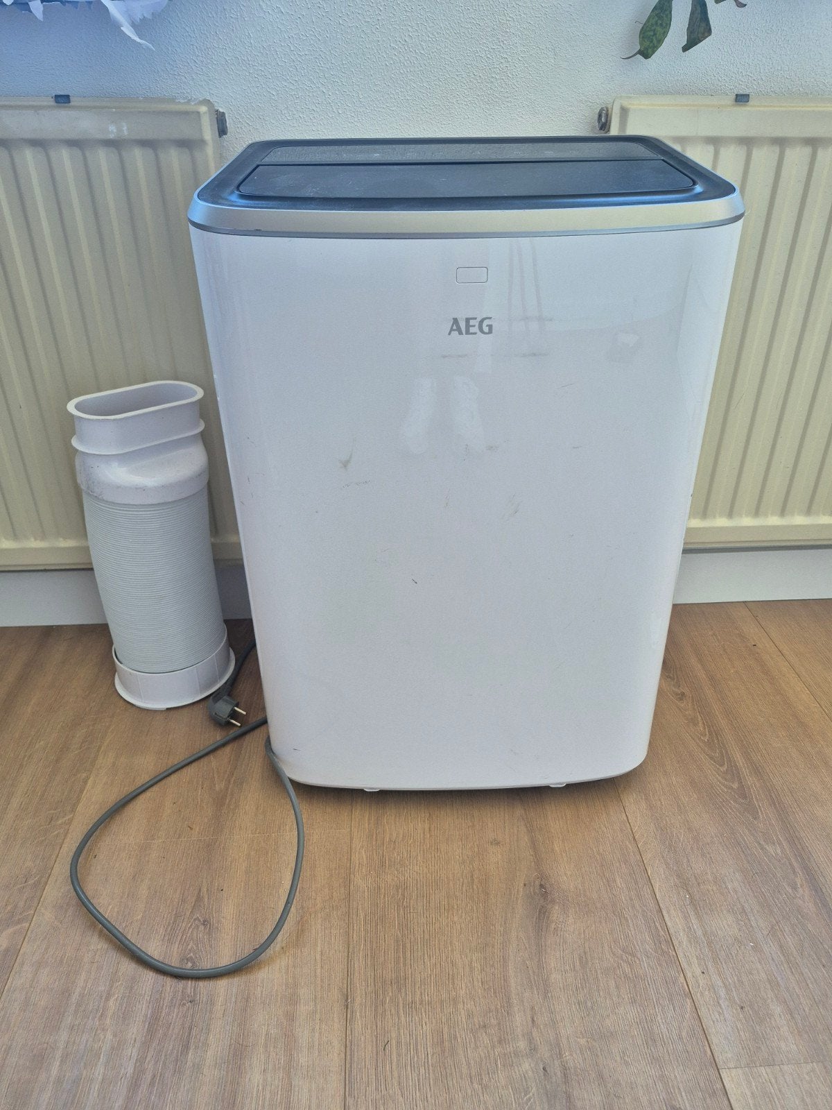 AEG AXP34U338BW - Mobiele Airco, Ophalen, Verwarmen, Minder dan 60 m³, 3 snelheden of meer