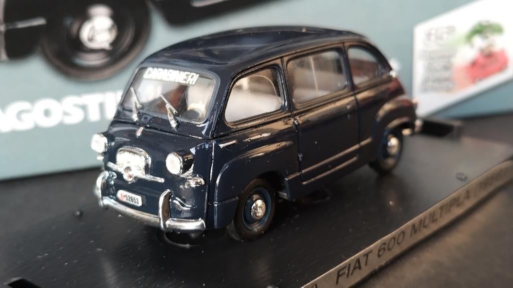 Fiat 600 Multipla Carabinieri 1956 1:43 Brumm Pol, Hobby en Vrije tijd, Modelauto's | 1:43, Overige merken, Auto, Verzenden, Nieuw