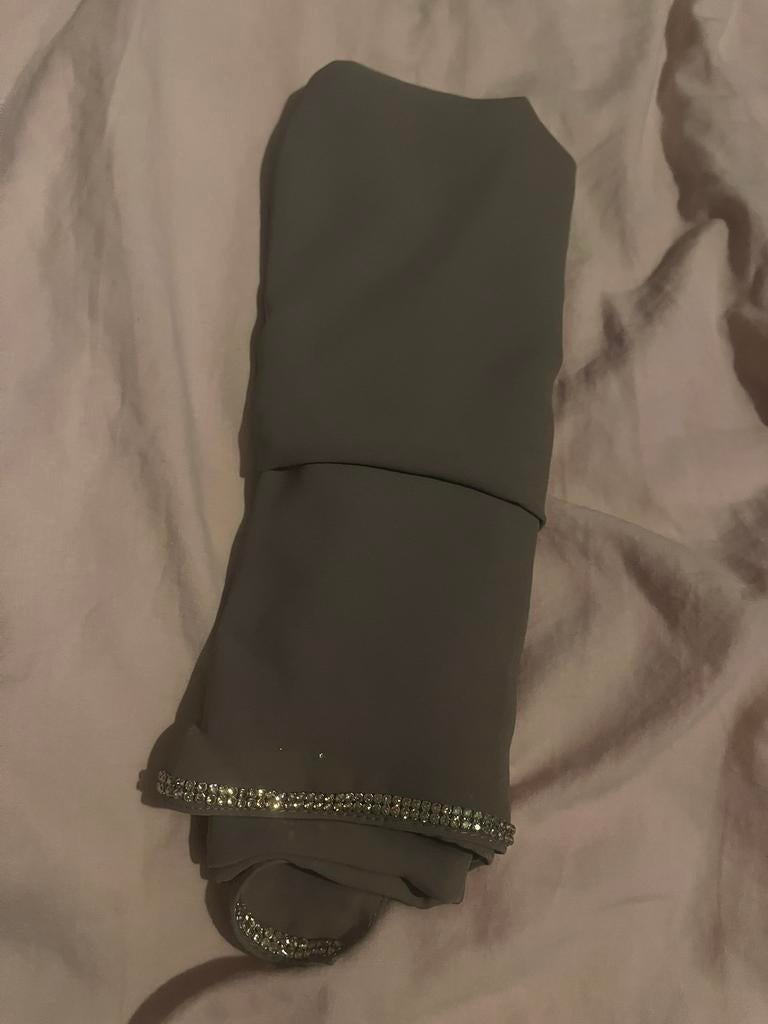 Sabrina scarf | Hijab | Hoofddoek | Sjaal | Scarf, Kleding | Dames, Mutsen, Sjaals en Handschoenen, Ophalen, Nieuw, Maat 46/48 (XL) of groter