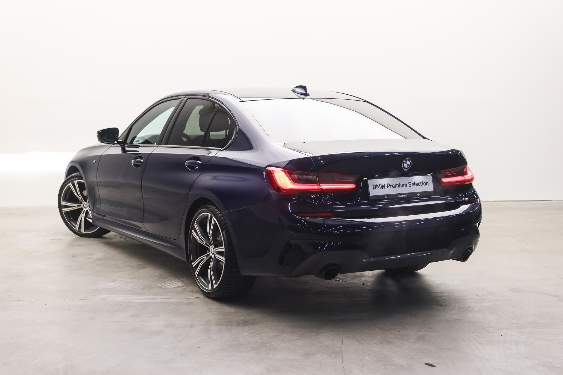 BMW 3 Serie 318i Executive M Sport Automaat / Sportstoelen /, Auto's, Achterwielaandrijving, Gebruikt, Met garantie (alle), Blauw