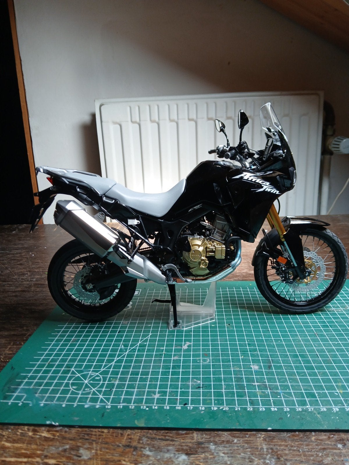 Tamiya Honda CRF1000L, Hobby en Vrije tijd, Ophalen, Zo goed als nieuw, Tamiya, Groter dan 1:32