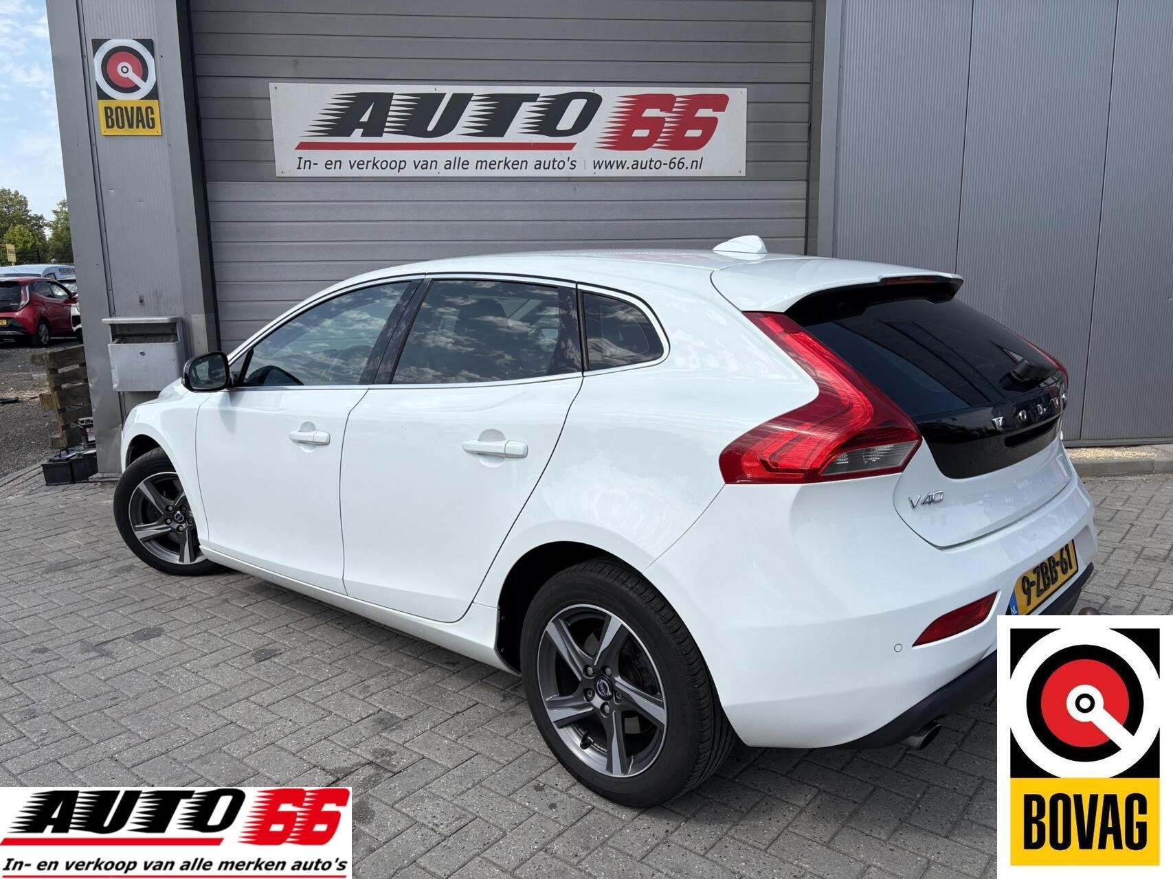 Volvo V40 2.0 D4 Summum Business, Voorwielaandrijving, Euro 5, Gebruikt, Zwart