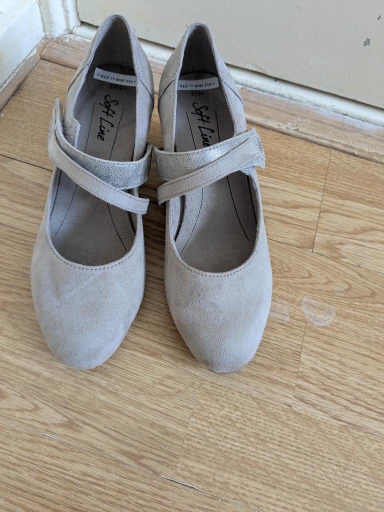 Nieuwe Soft Line pumps, maat 37, Kleding | Dames, Nieuw, Ophalen of Verzenden, Instappers, Beige