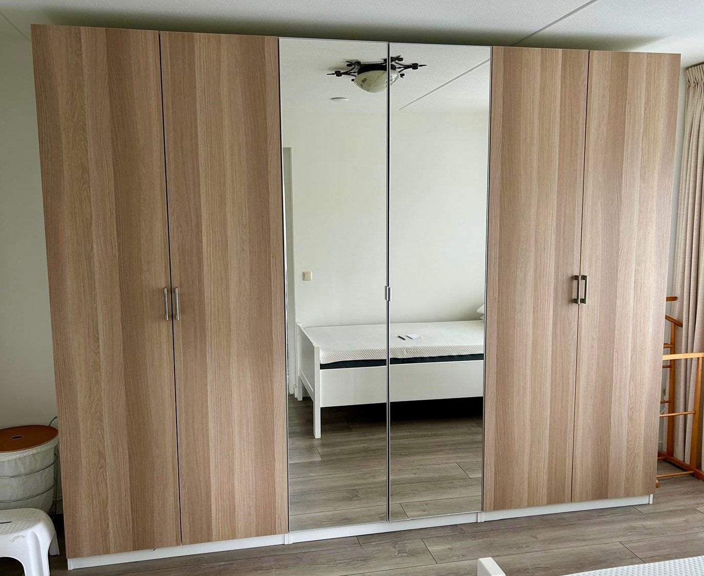 Ikea kledingkast met spiegeldeuren, Huis en Inrichting, Kasten | Kledingkasten, Ophalen, Zo goed als nieuw, 50 tot 75 cm, 200 cm of meer
