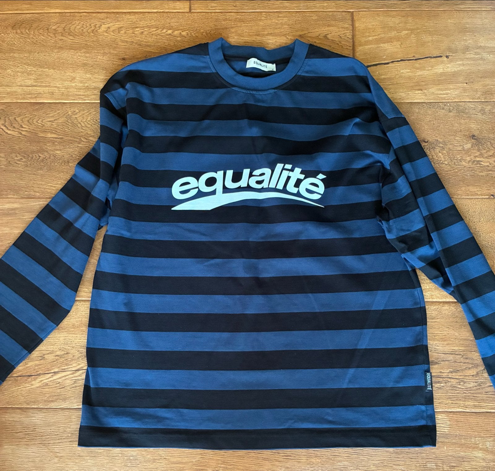 Nieuwe Equalite longsleeve - Maat M - Valt ruim, Kleding | Heren, Ophalen of Verzenden, Nieuw, Maat 48/50 (M), Blauw