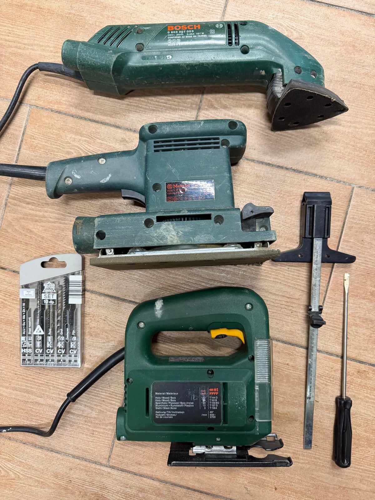 Bosch en Metabo schuurmachines en decoupeerzaag, Ophalen of Verzenden, Gebruikt, Minder dan 600 watt, Vlakschuurmachine