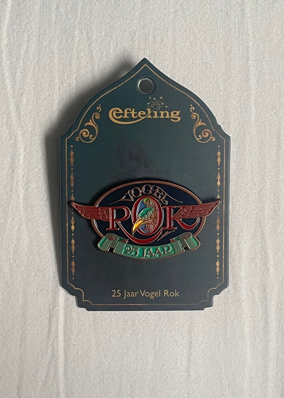 Efteling Vogel Rok 25 jaar pin — EPP 452, Verzamelen, Efteling, Ophalen of Verzenden, Zo goed als nieuw, Button of Speldje