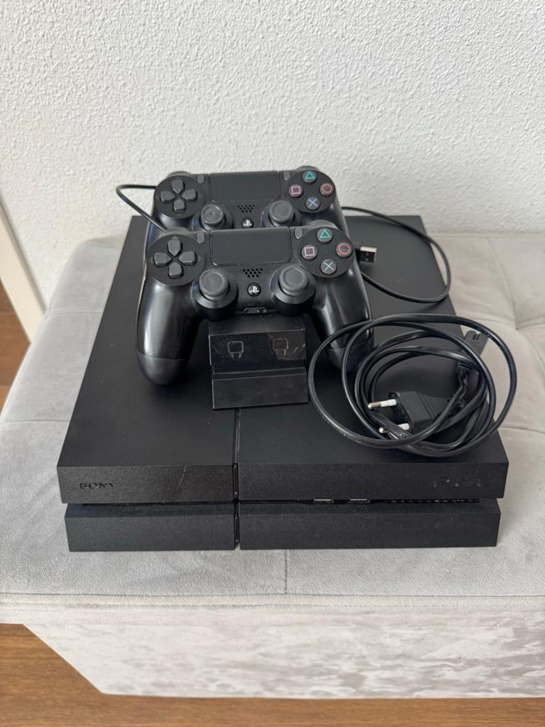 Sony PlayStation 4 (PS4) met 2 controllers, 500 GB, Verzenden, Met 2 controllers, Zo goed als nieuw