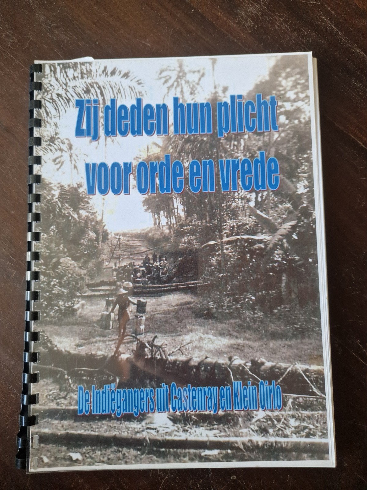 Zij deden hun plicht voor orde en vrede - Indiëgangers, Boeken, Toon Kuijpers en Jan Strijbos, Ophalen of Verzenden, Zo goed als nieuw