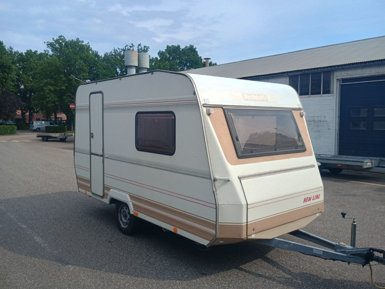Dethleffs RT2, Caravans en Kamperen, Caravans, Particulier, tot en met 3, 500 - 750 kg, Rondzit, Dethleffs, Dwarsbed, Lengtebed