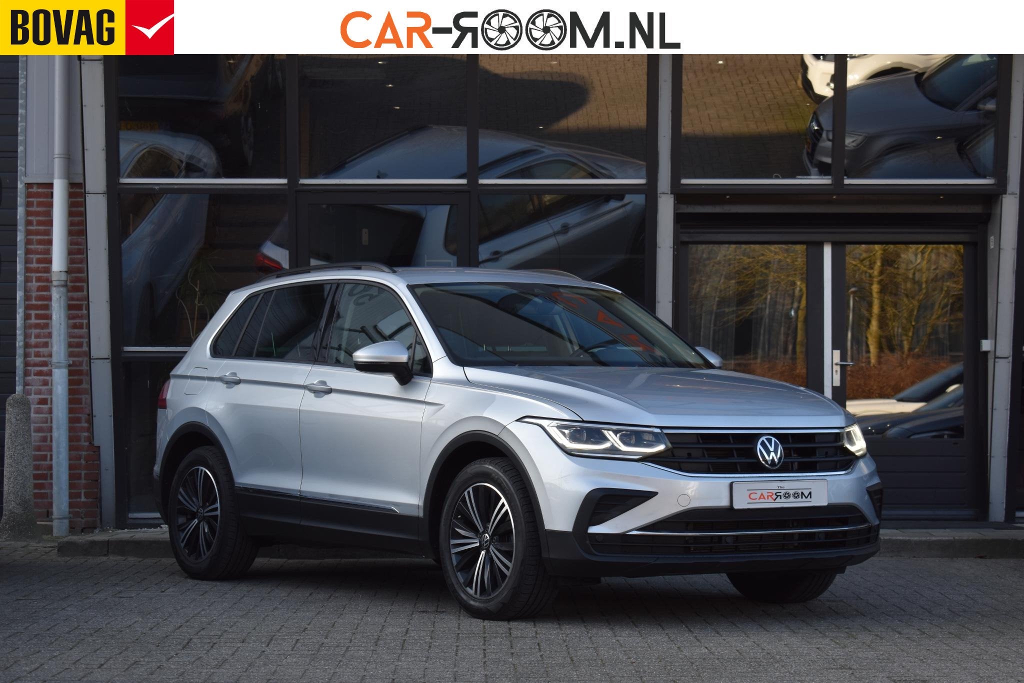 Volkswagen Tiguan 1.5 TSI Life Business Camera ACC Keyless I, Stof, 4 cilinders, 1446 kg, Bedrijf