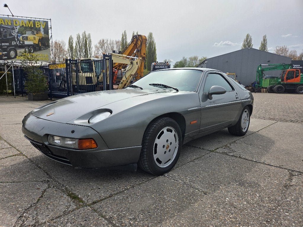 Porsche 928 S4 8-cilinder 32 kleppen, Automaat, 8 cilinders, Leder, Grijs