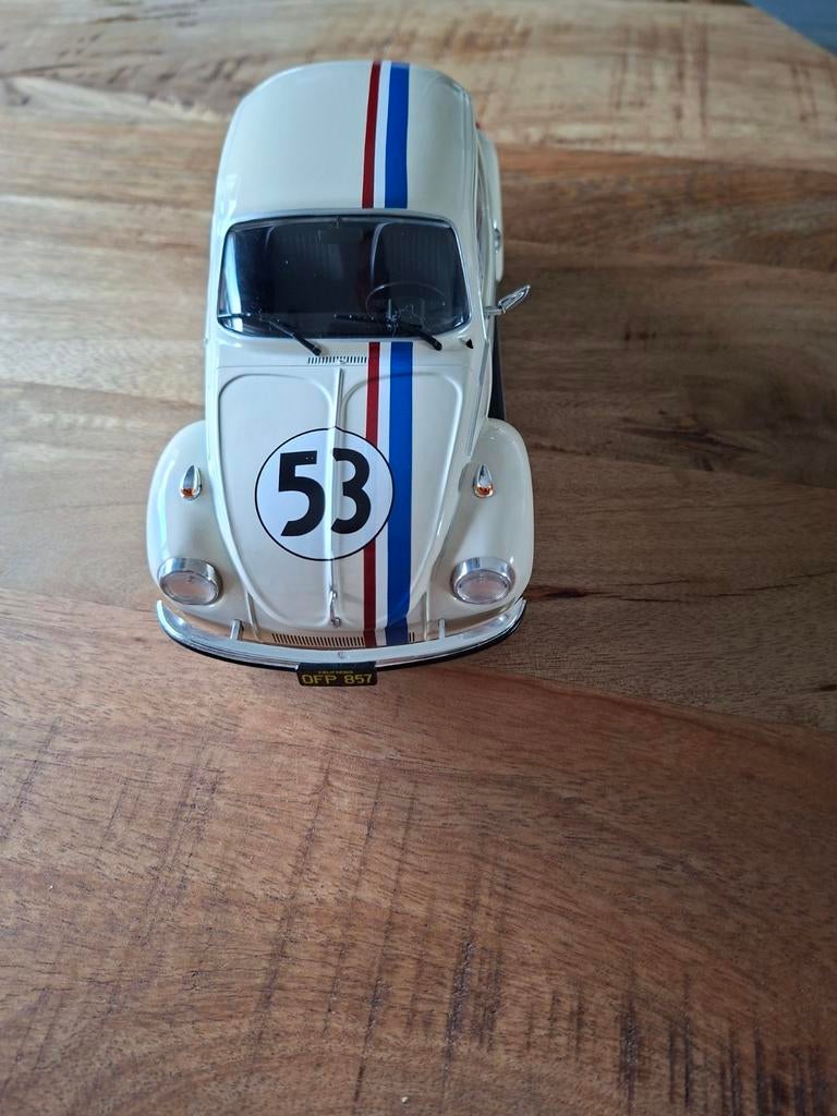 Volkswagen Kever (Herbie), Hobby en Vrije tijd, Modelauto's | 1:18, Ophalen of Verzenden, Zo goed als nieuw, Overige merken