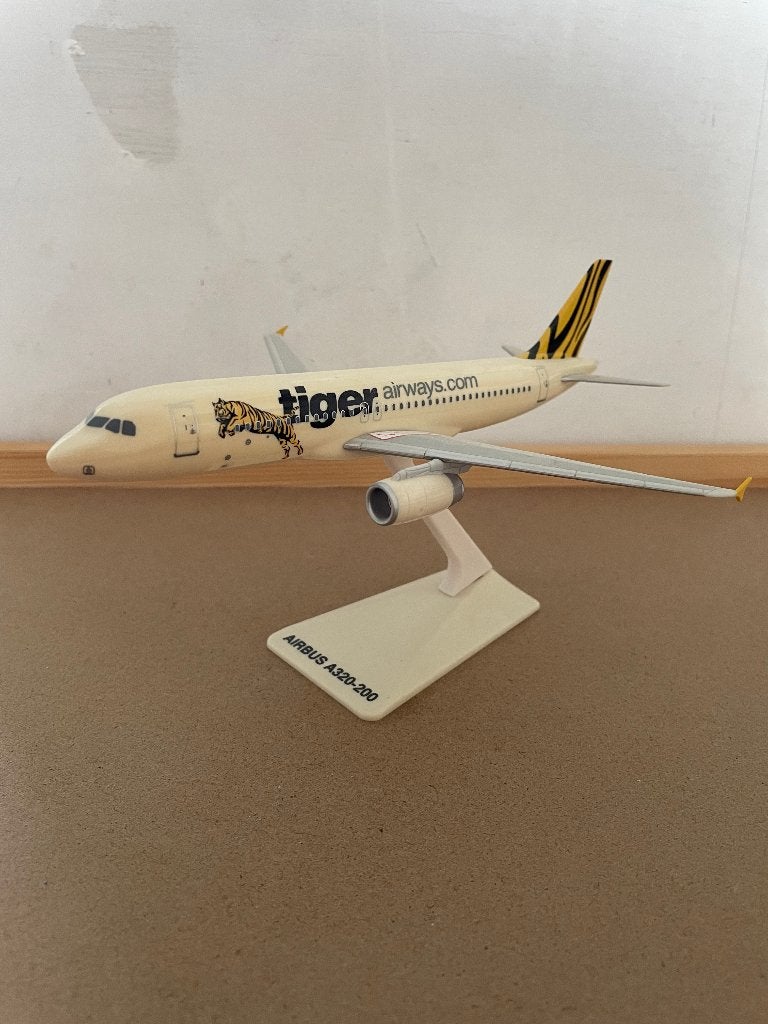 Tiger Airways (Singapore) A320-200 Vliegtuig model, Overige merken, 1:72 tot 1:144, Ophalen of Verzenden, Zo goed als nieuw