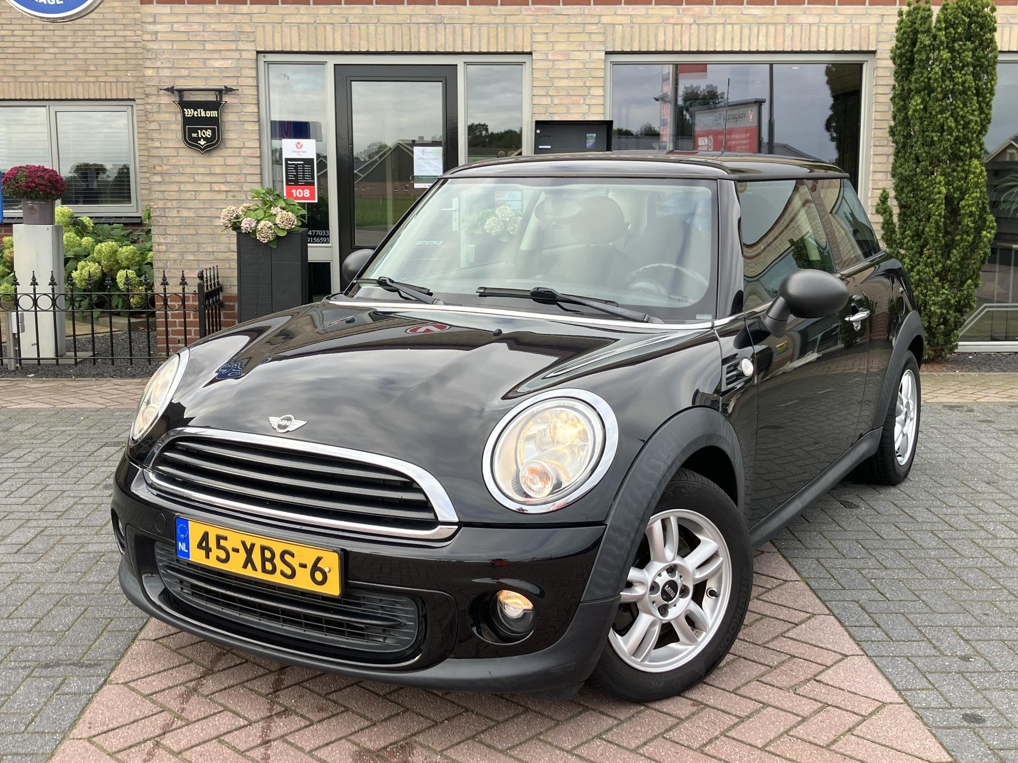 MINI One 1.6 One Business Line | Navi | Cruise | NAP, Voorwielaandrijving, Euro 5, Stof, Zwart