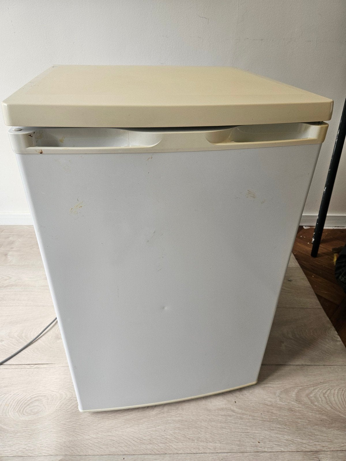 Tafelmodel koelkast (Moet weg vóór maandag), Witgoed en Apparatuur, Koelkasten en IJskasten, 100 tot 150 liter, Ophalen, Gebruikt