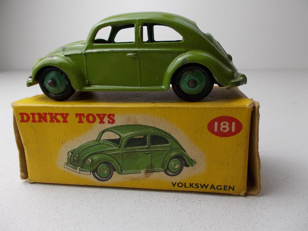 1956 Dinky Toys 181 VOLKWAGEN KEVER + ORIGINEEL DOOSJE!, Hobby en Vrije tijd, Ophalen of Verzenden, Zo goed als nieuw, Auto, Dinky Toys